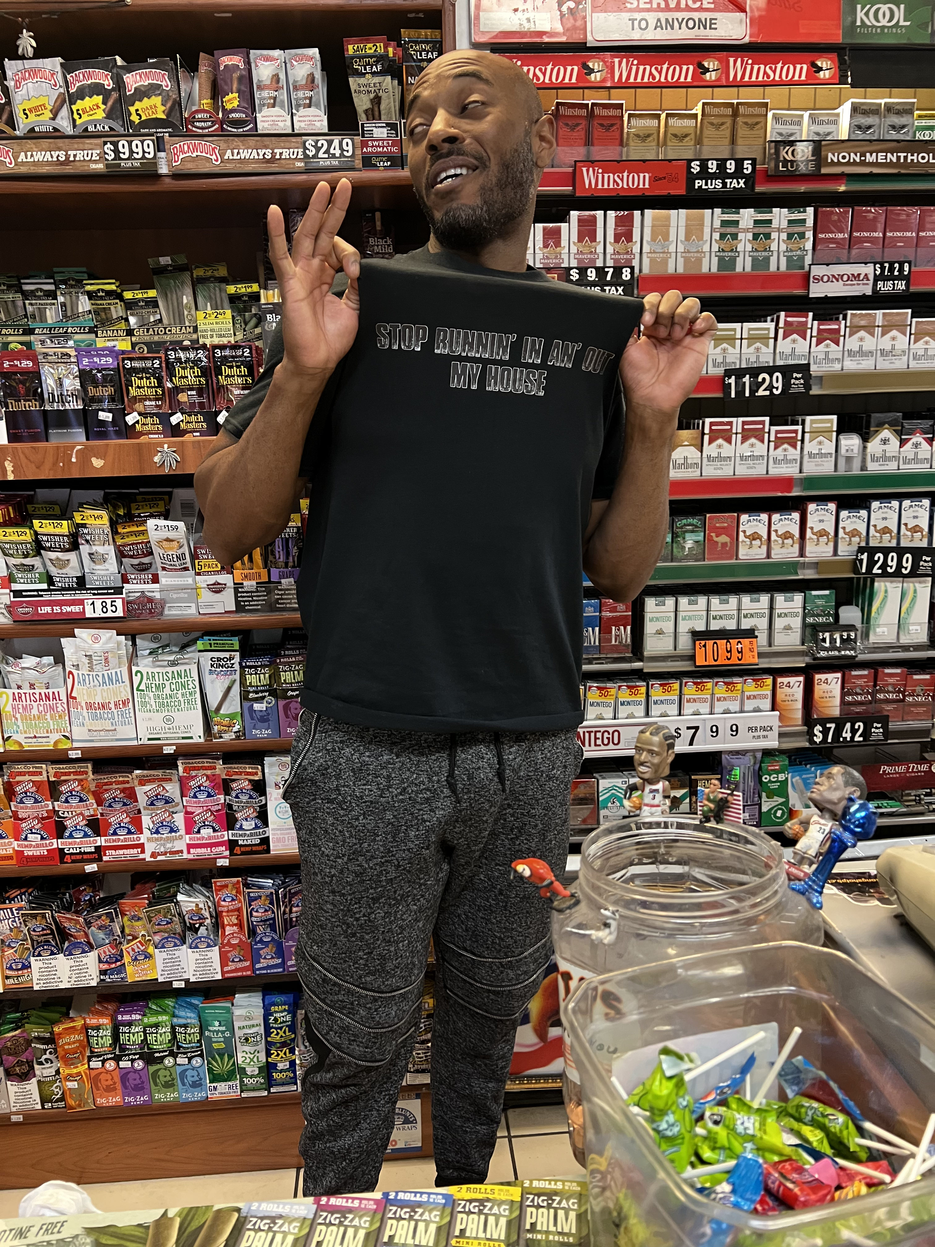 Streetlights in the bodega